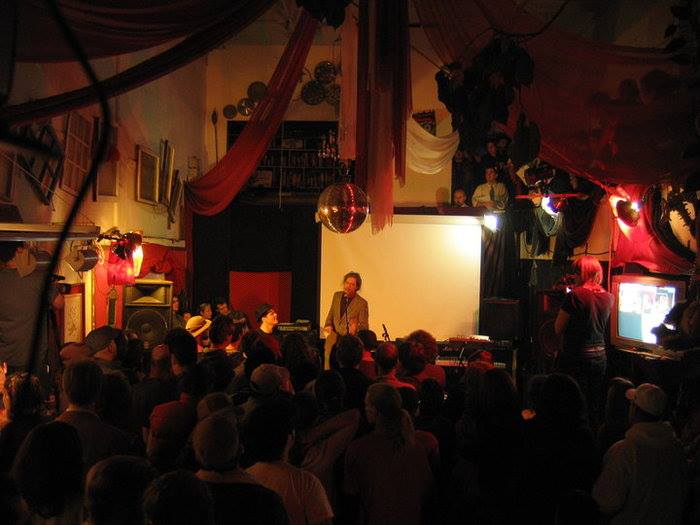 Michael Pope at Neovoxer live ensemble performance at Pan 9 Boston, 1998. photo: Jeremy Traub